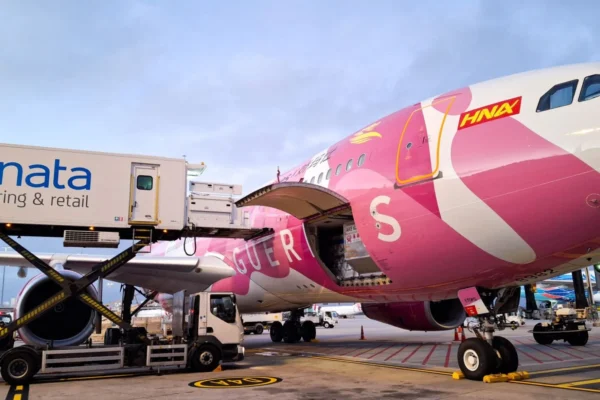 Global air and travel service provider, dnata, has been awarded three multi-year contracts to provide inflight catering to Hainan Airlines, Tianjin Air and Beijing Capital Airlines, previously named HNA Group, at two key airports in Australia.