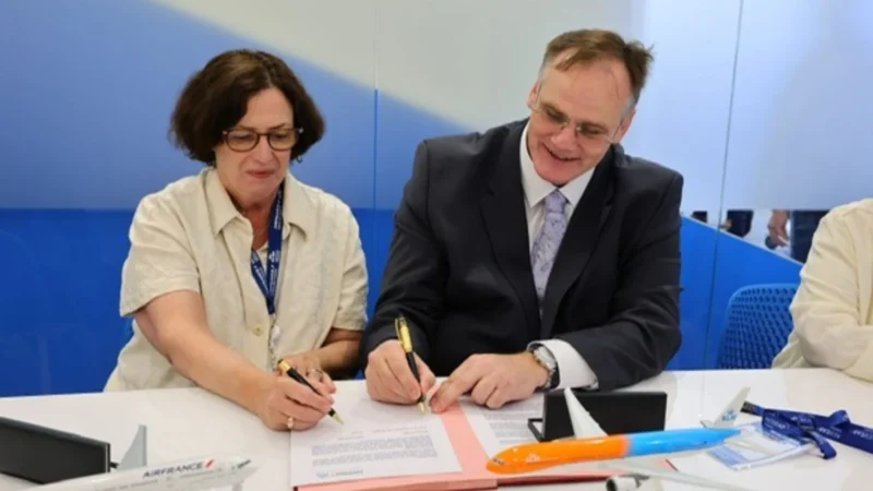 Air France Industries KLM Engineering & Maintenance (AFI KLM E&M) and aviation lessor, AerCap, have entered into exclusive negotiations to form a LEAP engine leasing joint venture to support AFI KLM E&M LEAP Premier MRO customers worldwide.