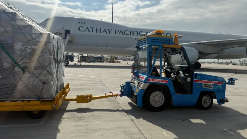 Cathay Cargo Terminal has successfully completed the first end-to-end trial of Autonomous Electric Tractor (AET) operations at Hong Kong International Airport (HKIA), marking a significant milestone in the use of automation for air cargo handling.