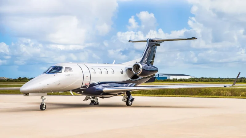 Embraer Phenom 300