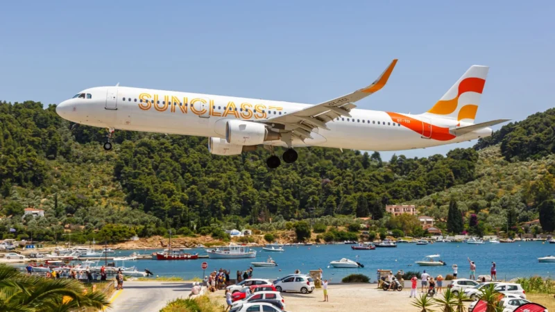 Sunclass Airlines has signed a five year agreement with flydocs for its Digital Records Management (DRM) and Lifecycle Asset Management (LAM) solutions.